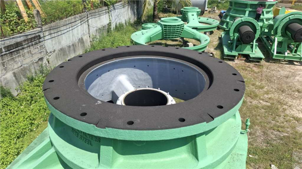 Allis Chalmers-kobe Steel 54" X 74" Superior Gyratory Crusher)